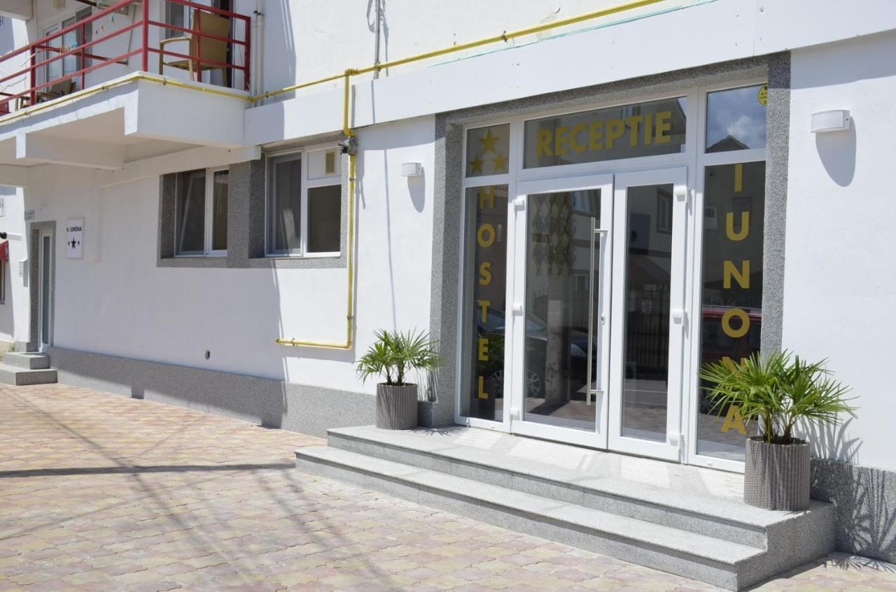 Vila Iunona Costinesti