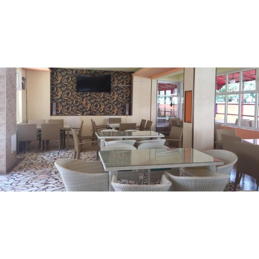 Vila Iunona Hostel *